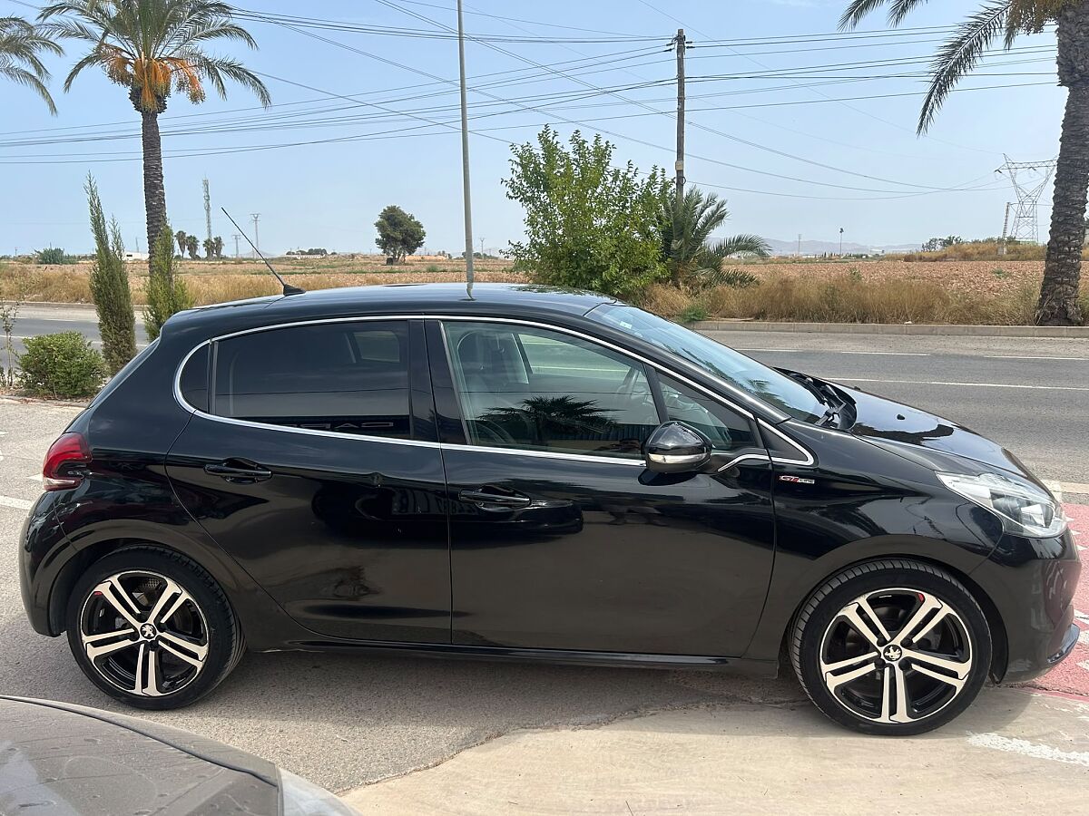 PEUGEOT 208 GT 1.2 E-THP AUTO SPANISH LHD IN SPAIN 58000 MILES SUPERB 2019